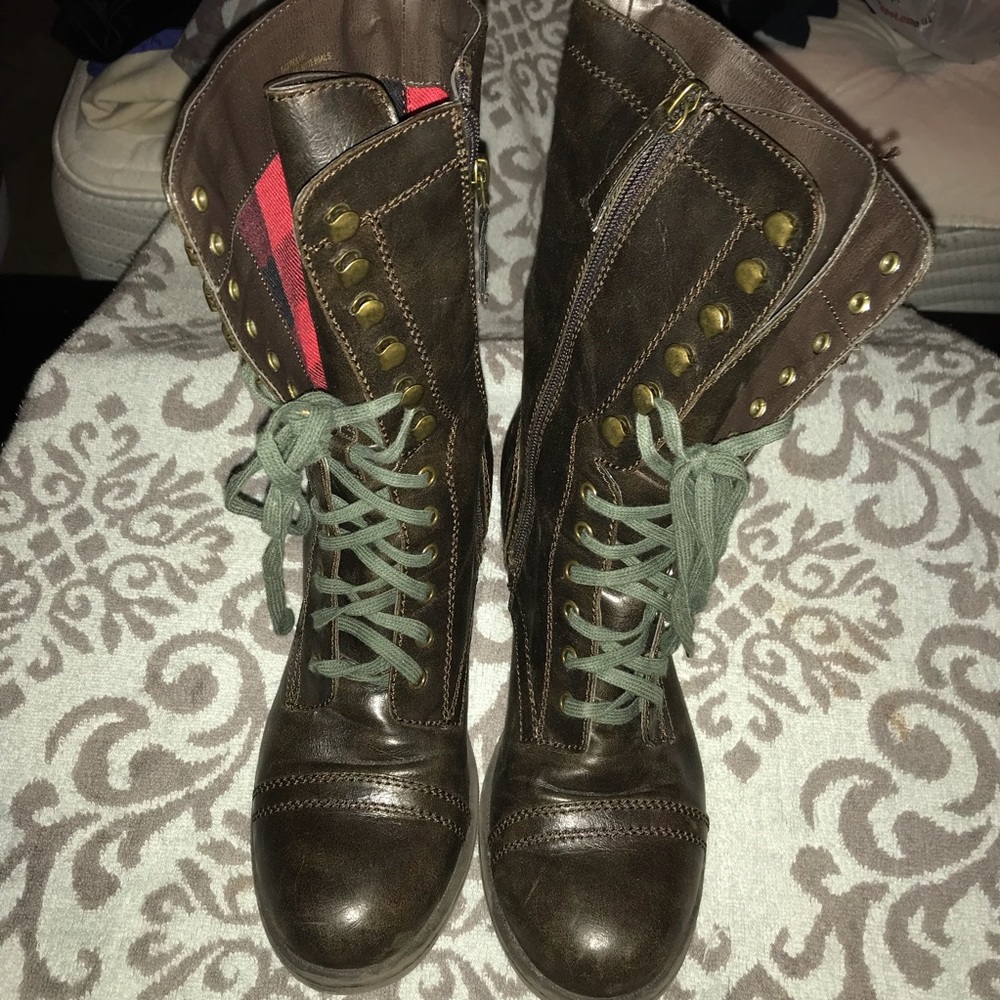 Women’s combat boots